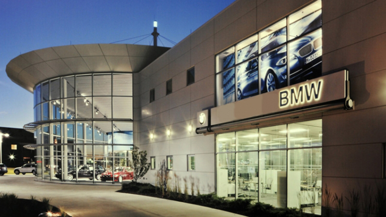 Γυναίκα έκλεψε 1 εκατομμύριο από αντιπροσωπεία της BMW